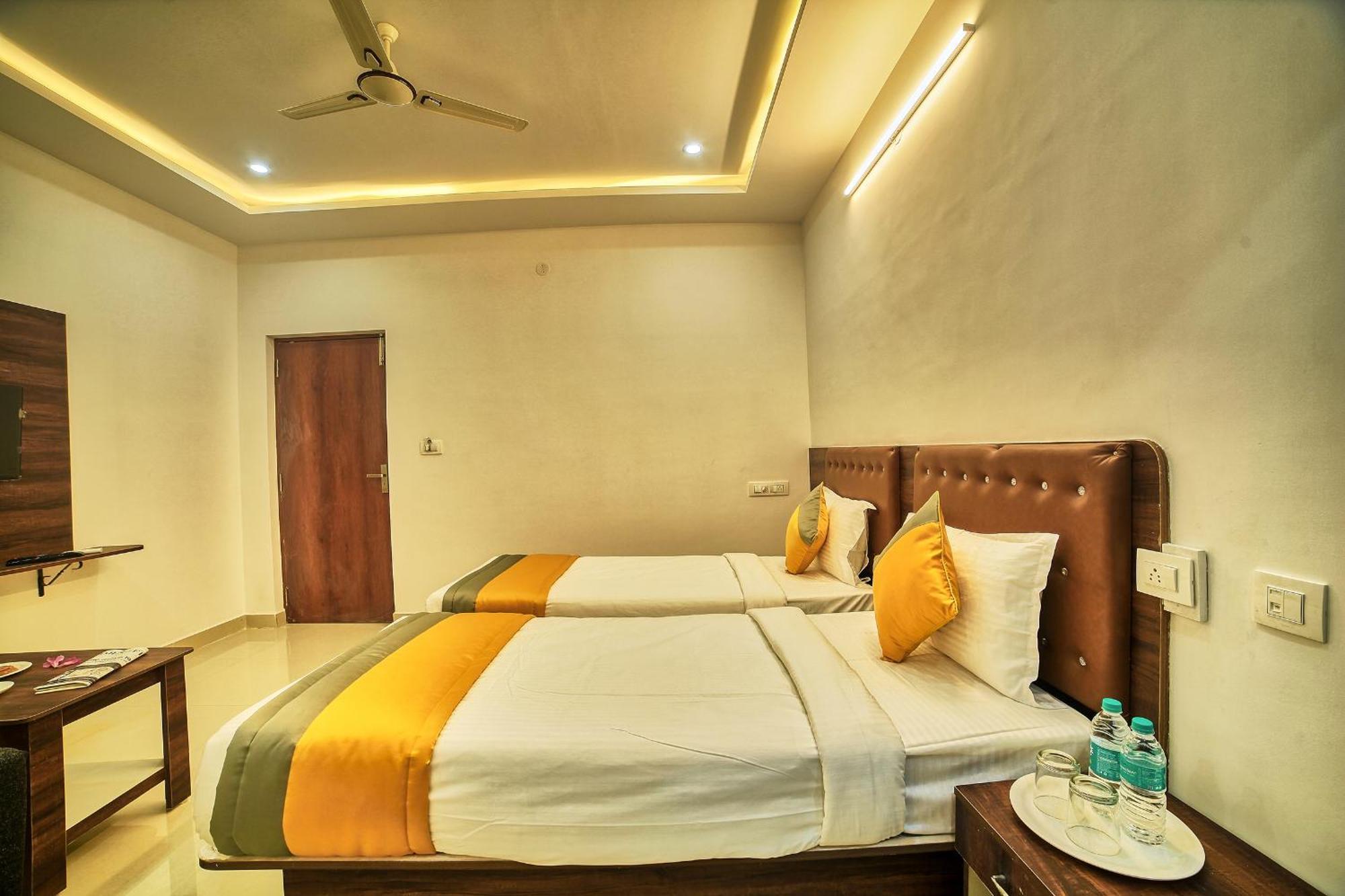 Visa Inn Hotel 4Kms From Airport L Free Airport Pickup & Drop 24X7 Devanahalli Kültér fotó